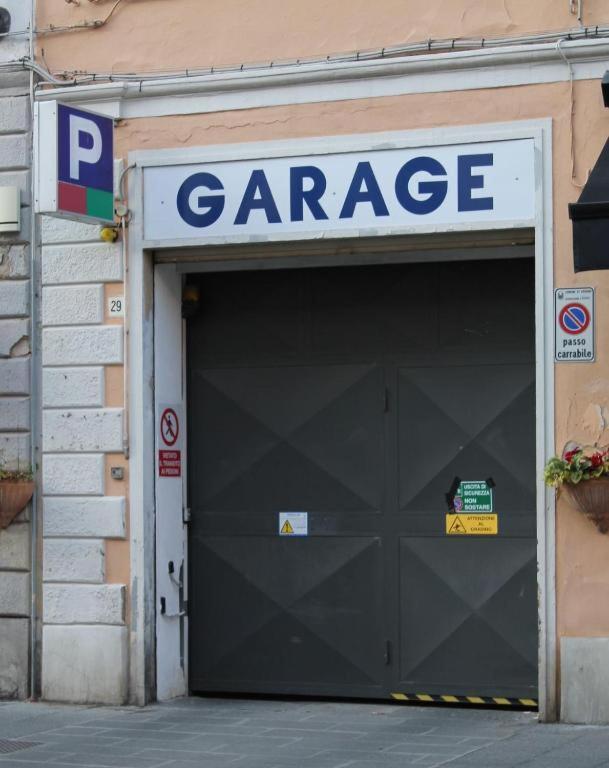 Hotel Touring Livorno Exterior photo