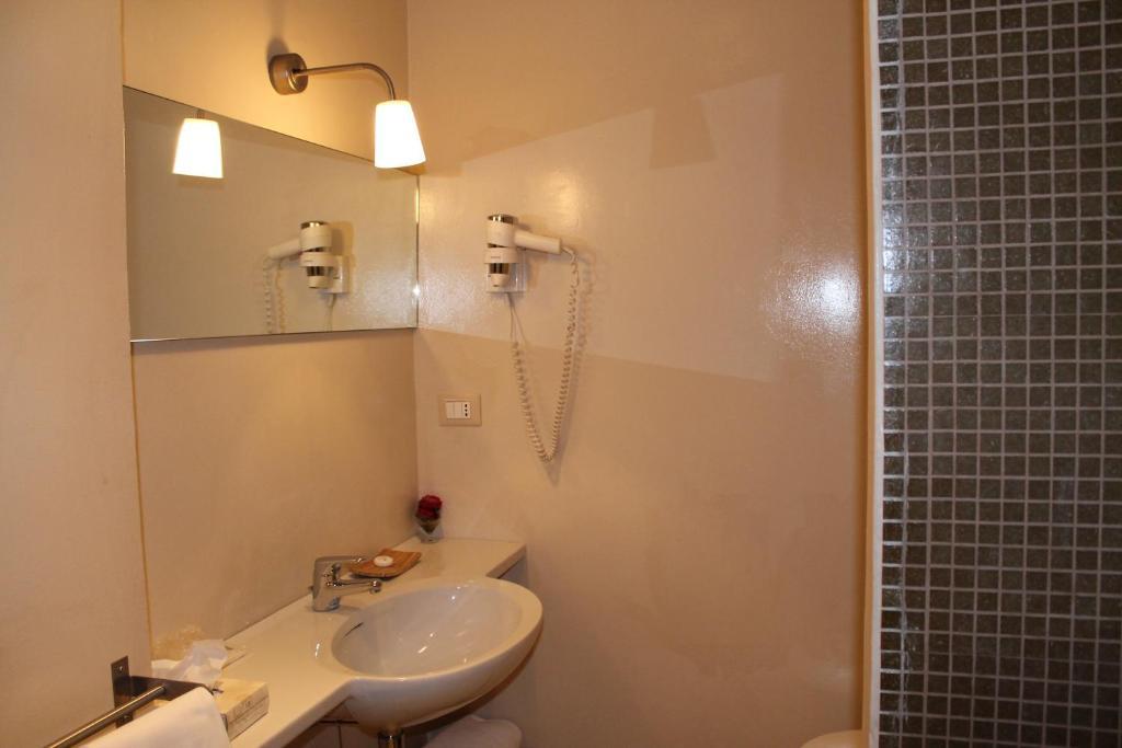 Hotel Touring Livorno Room photo